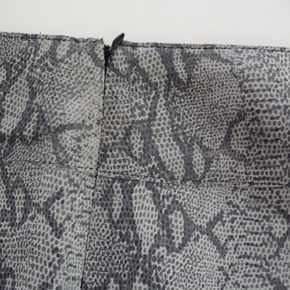 INC CONCEPTS women's knee length a line snake embossed grey leather skirt 18 - Picture 2 of 4